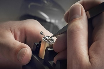 天津万国镶钻表带维修